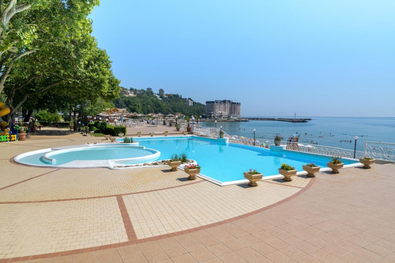 Marina Hotel, Sunny Day ヴァルナ エクステリア 写真