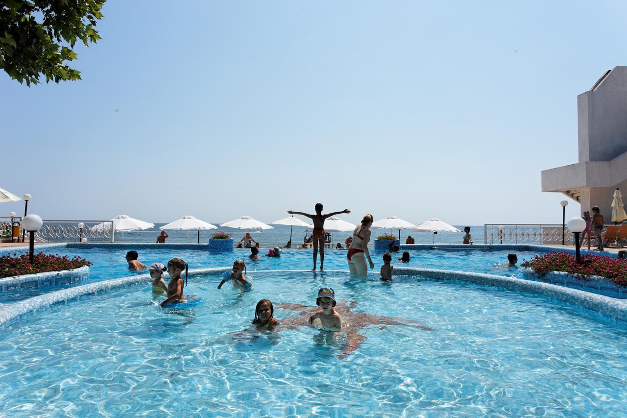 Marina Hotel, Sunny Day ヴァルナ エクステリア 写真